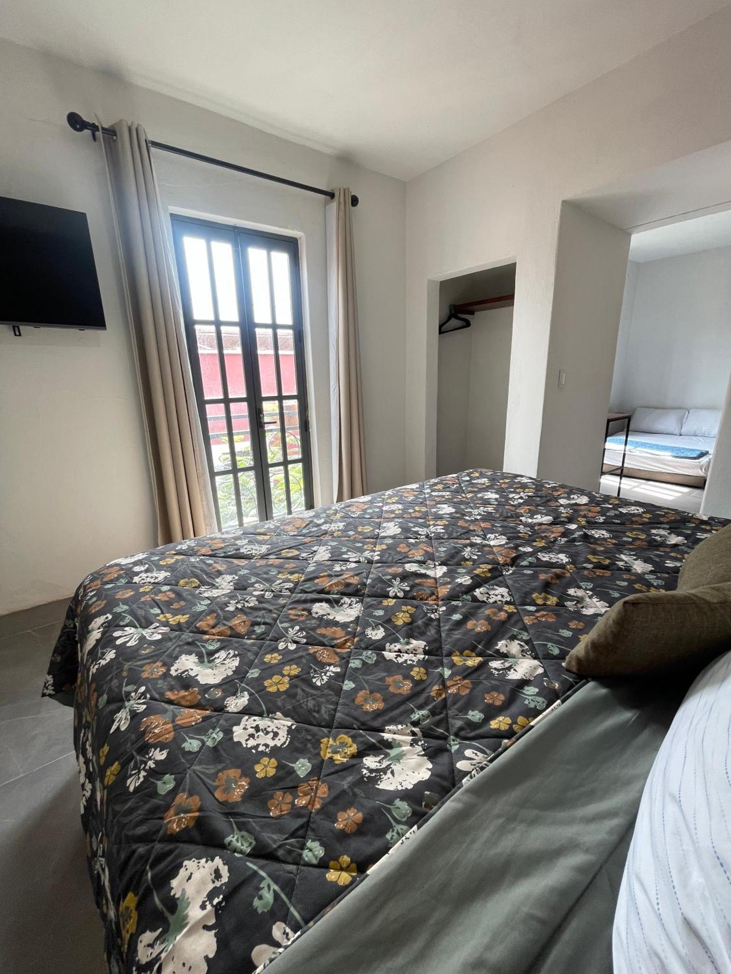 Quinta La Perla Hostel Guadalajara Ngoại thất bức ảnh